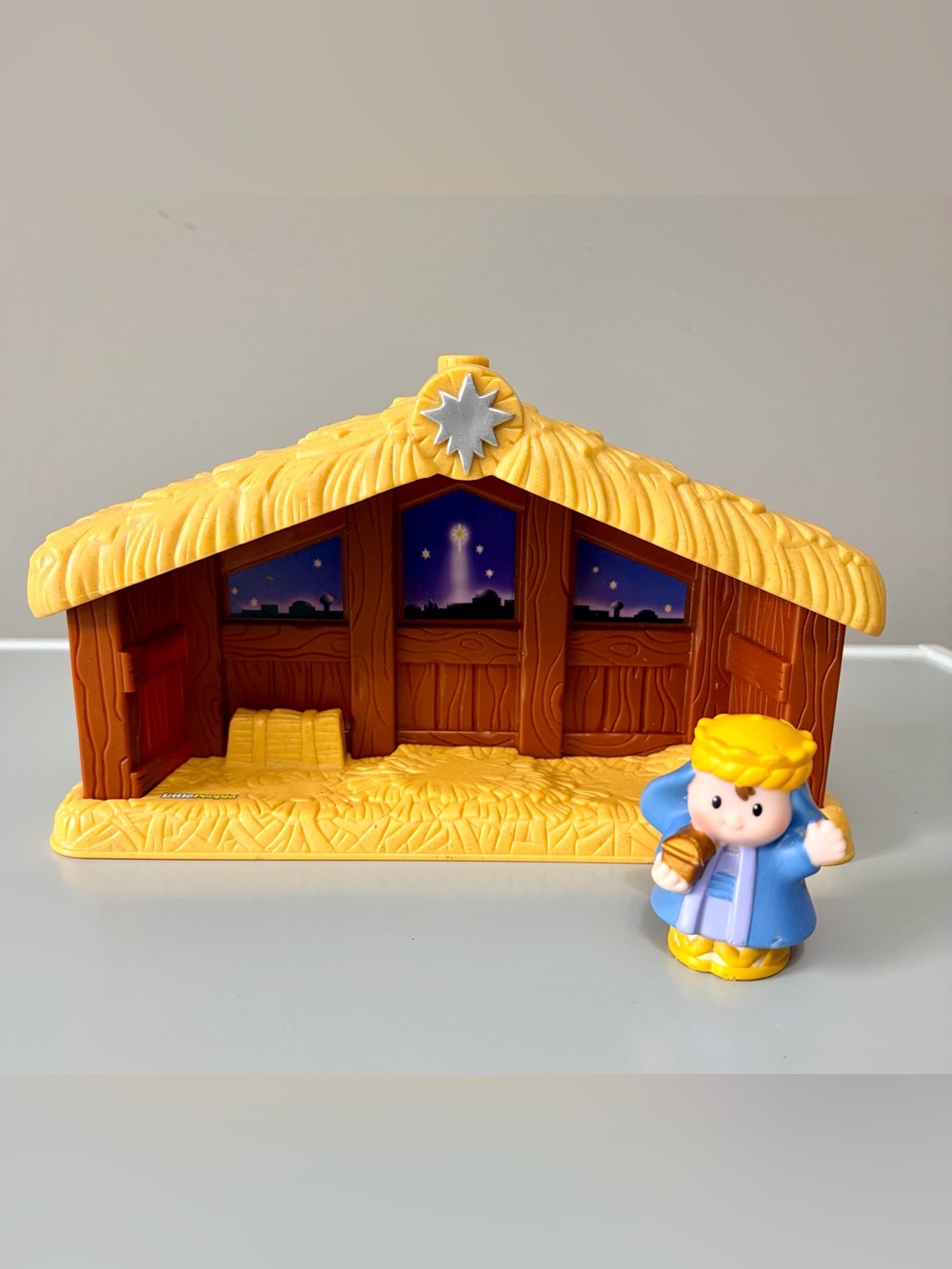VTG Fisher-Price Little People Partial Nativity Stable and One Wiseman Figurine